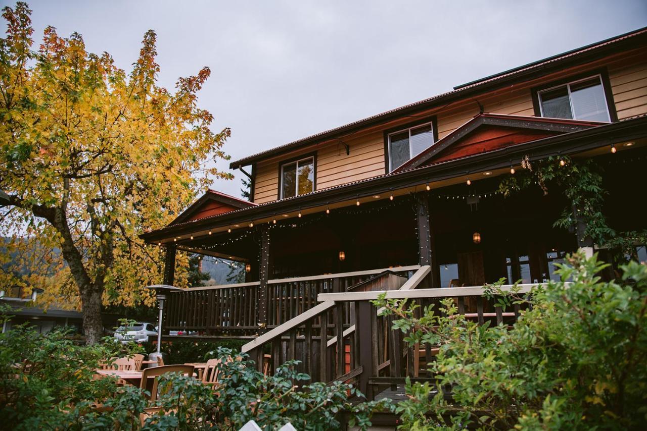 Salt Spring Inn Ganges Εξωτερικό φωτογραφία